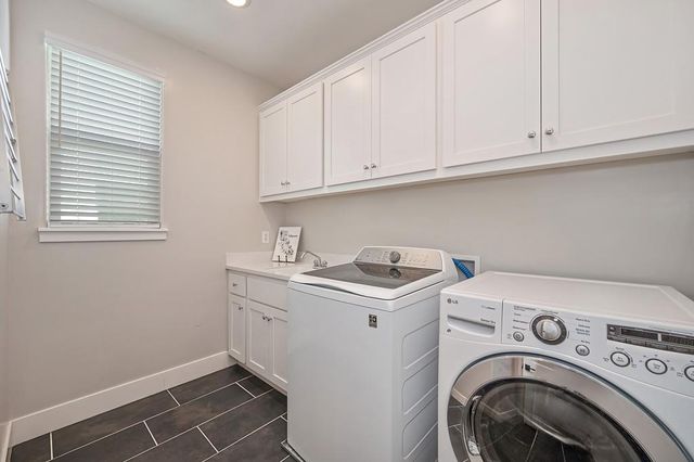 2319 5th Ave, Sacramento, CA 95818