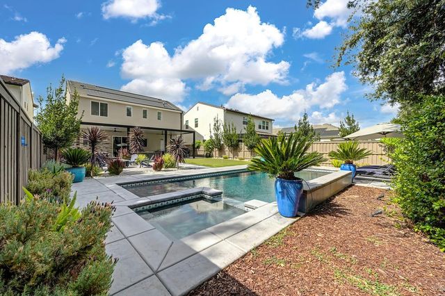 2319 5th Ave, Sacramento, CA 95818