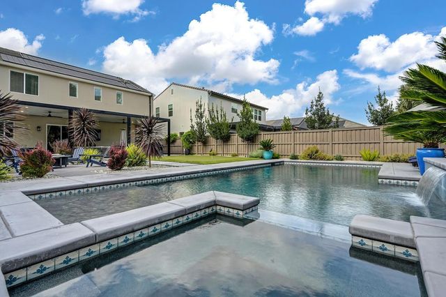 2319 5th Ave, Sacramento, CA 95818