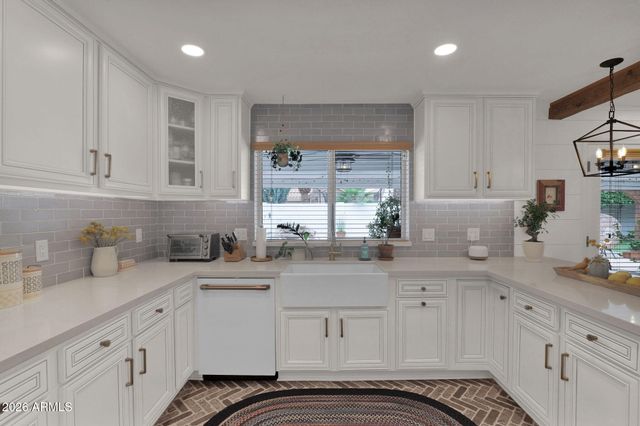 2924 E MALLORY Street, Mesa, AZ 85213