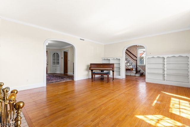 146 Irving Pl, Rutherford Boro, NJ 07070