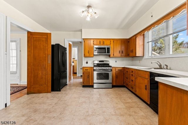 146 Irving Pl, Rutherford Boro, NJ 07070