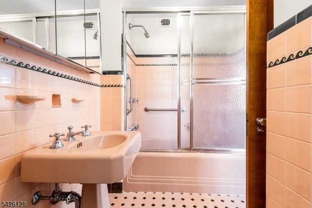 146 Irving Pl, Rutherford Boro, NJ 07070