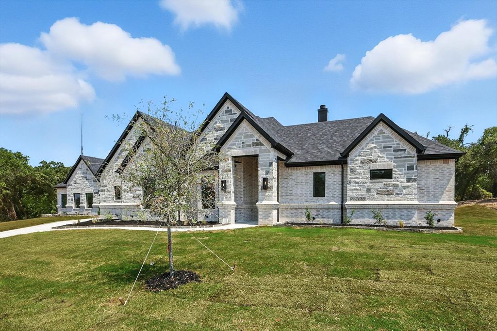 1055 glenoaks Drive, Weatherford, TX 76088