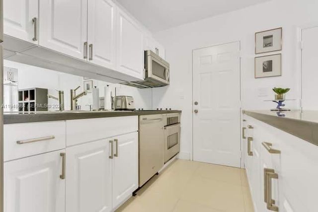 290 Sunrise 206, Key Biscayne, FL 33149