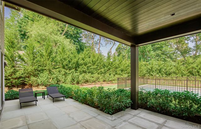 21 Lily Pond Drive, Sag Harbor, NY 11963
