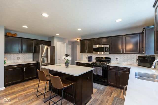 1225 Old Vines Trail, Greenwood, IN 46143