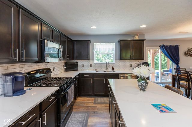 1225 Old Vines Trail, Greenwood, IN 46143