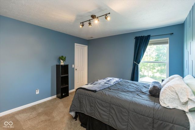 1225 Old Vines Trail, Greenwood, IN 46143