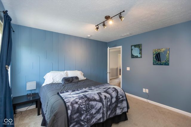 1225 Old Vines Trail, Greenwood, IN 46143