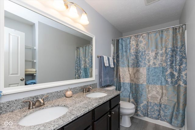1225 Old Vines Trail, Greenwood, IN 46143