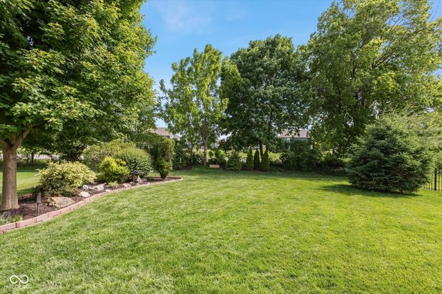 1225 Old Vines Trail, Greenwood, IN 46143