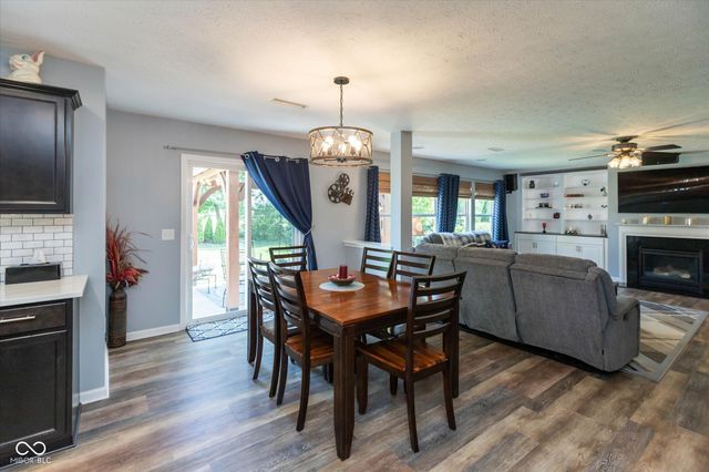 1225 Old Vines Trail, Greenwood, IN 46143
