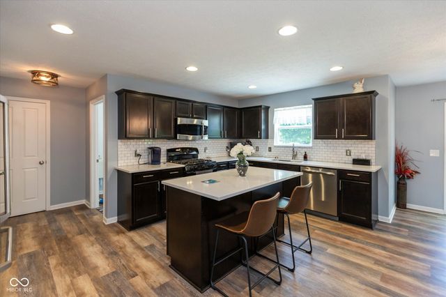 1225 Old Vines Trail, Greenwood, IN 46143