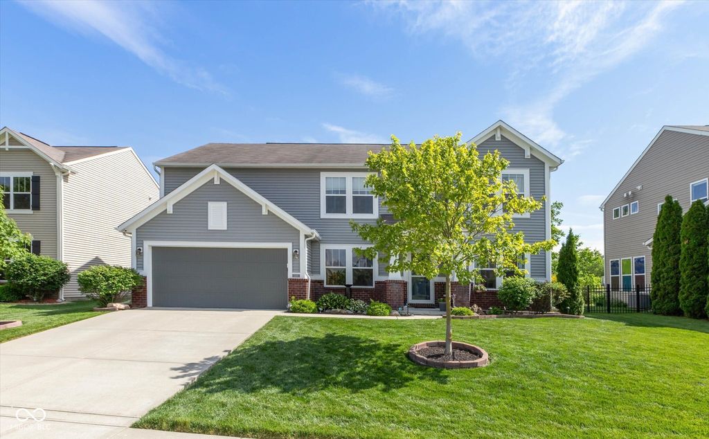 1225 Old Vines Trail, Greenwood, IN 46143