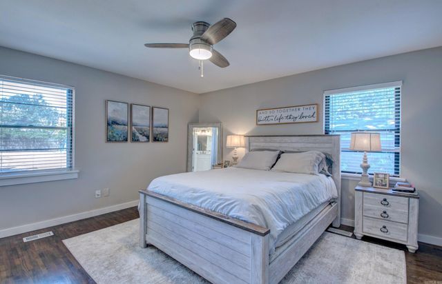 602 E Saline Circle, Benton, AR 72019