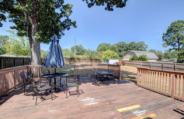 602 E Saline Circle, Benton, AR 72019