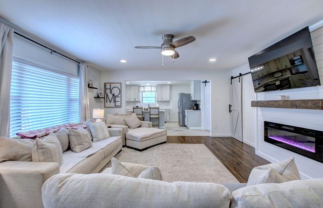 602 E Saline Circle, Benton, AR 72019