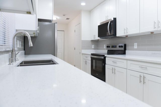 5701 NW 59TH COURT, Ocala, FL 34482