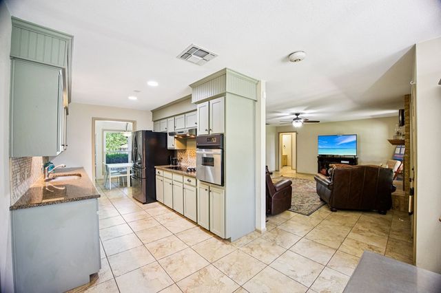 92 Westwood Lane, Kerrville, TX 78028