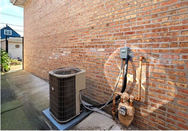 4607 S Karlov Avenue, Chicago, IL 60632