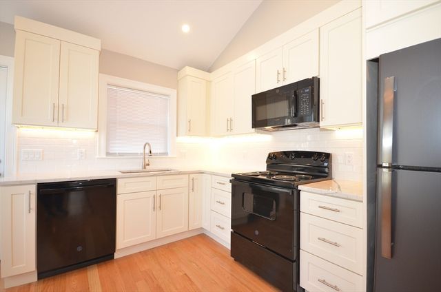 18 Eaton Ave 2, Woburn, MA 01801