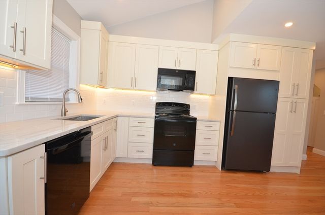 18 Eaton Ave 2, Woburn, MA 01801