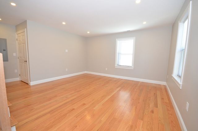 18 Eaton Ave 2, Woburn, MA 01801