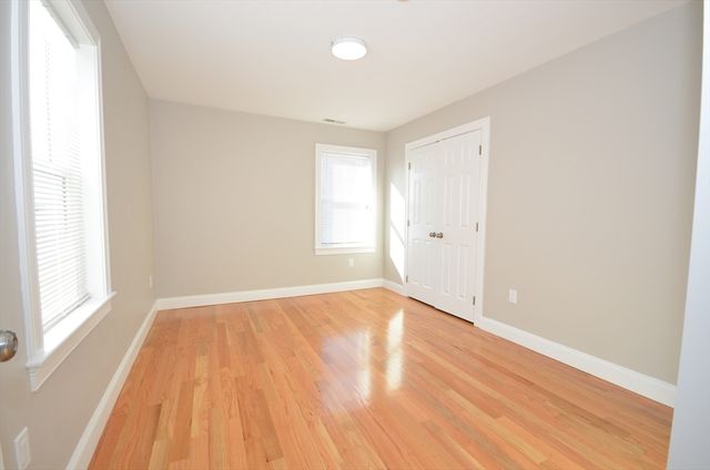 18 Eaton Ave 2, Woburn, MA 01801