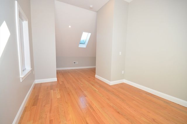 18 Eaton Ave 2, Woburn, MA 01801