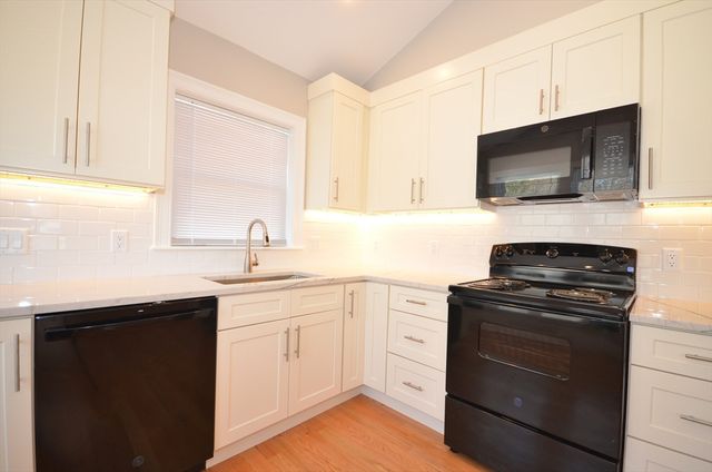 18 Eaton Ave 2, Woburn, MA 01801