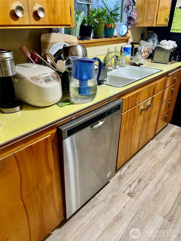 10621 Westwood Drive SW, Lakewood, WA 98499