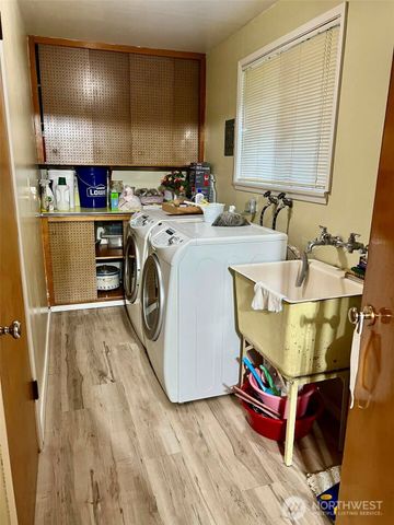 10621 Westwood Drive SW, Lakewood, WA 98499