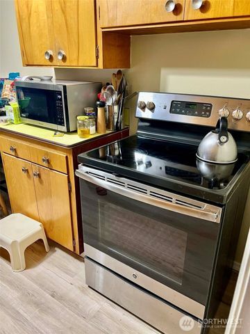 10621 Westwood Drive SW, Lakewood, WA 98499