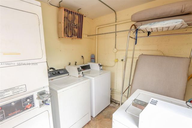 1250 S Alhambra Cir 12A, Coral Gables, FL 33146