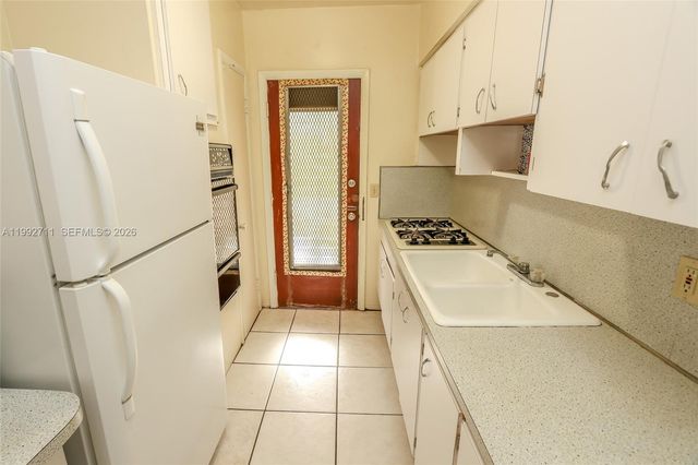 1250 S Alhambra Cir 12A, Coral Gables, FL 33146