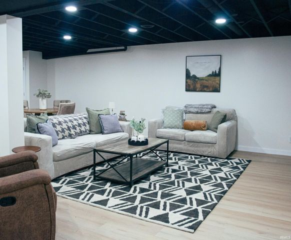 342 N Meridian Road, Jasper, IN 47546