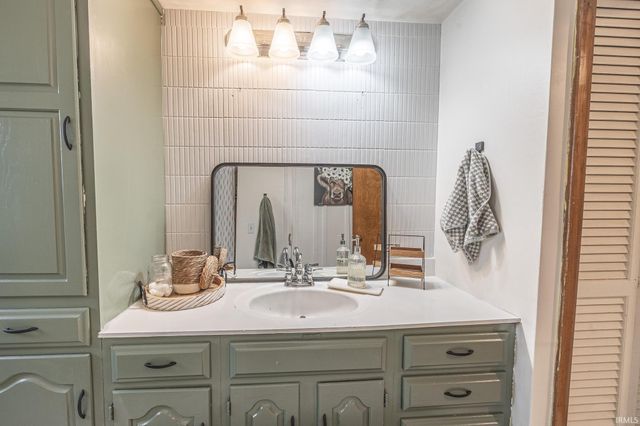 342 N Meridian Road, Jasper, IN 47546