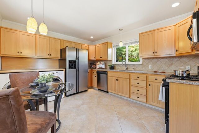 416 Middle Road, Belmont, CA 94002