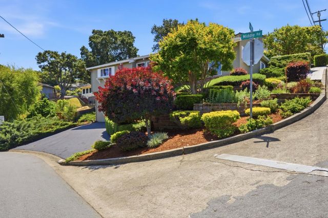 416 Middle Road, Belmont, CA 94002