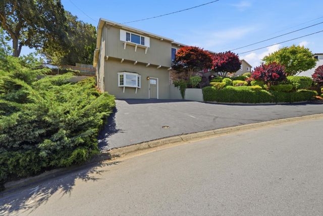 416 Middle Road, Belmont, CA 94002