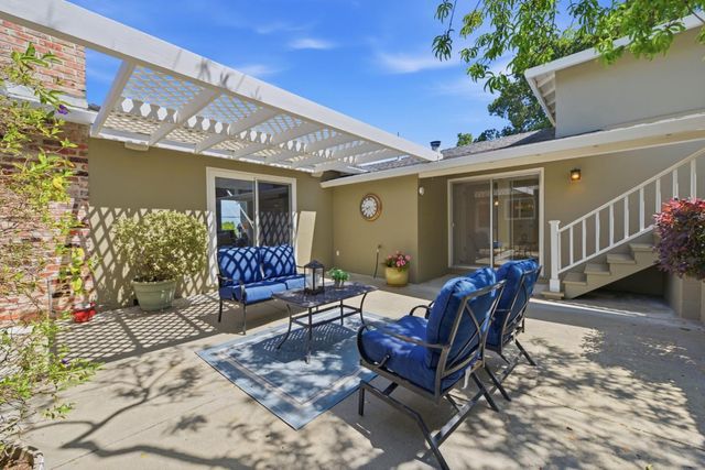 416 Middle Road, Belmont, CA 94002