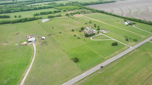 999-B EAST LINE, Whitewright, TX 75491