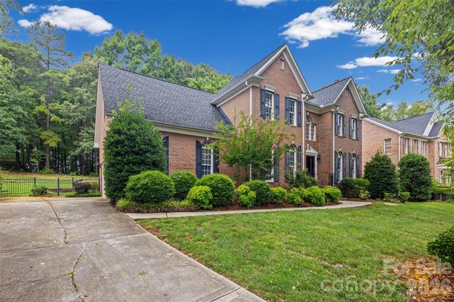 7015 Olde Sycamore Drive, Charlotte, NC 28227