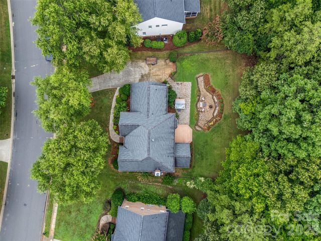 7015 Olde Sycamore Drive, Charlotte, NC 28227