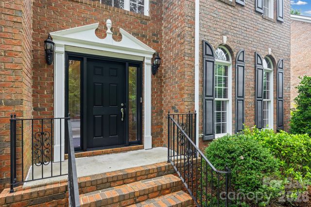 7015 Olde Sycamore Drive, Charlotte, NC 28227