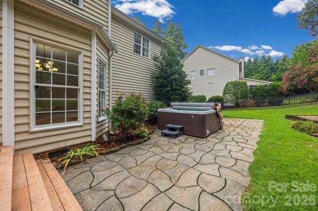 7015 Olde Sycamore Drive, Charlotte, NC 28227