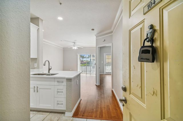 4307 BAYSIDE VILLAGE DRIVE 104, Tampa, FL 33615