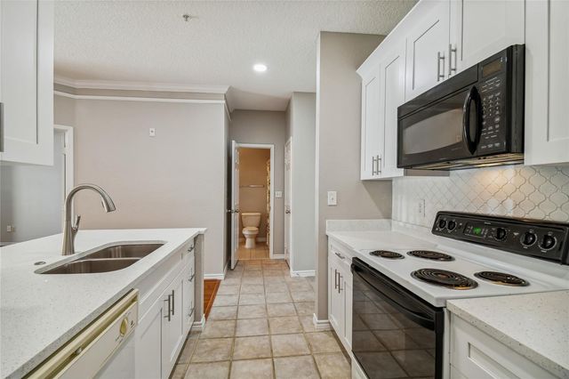 4307 BAYSIDE VILLAGE DRIVE 104, Tampa, FL 33615