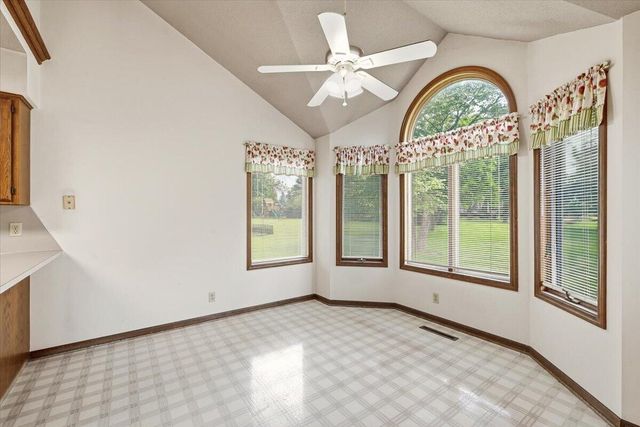 163 NORWOOD Drive, Council Bluffs, IA 51503
